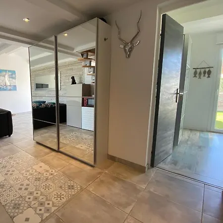 Vuemer - Grande Terrasse De 45m2 Vue Piscine Parking Daire Bandol