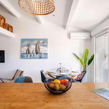 Vuemer - Grande Terrasse De 45m2 Vue Piscine Parking Daire Bandol